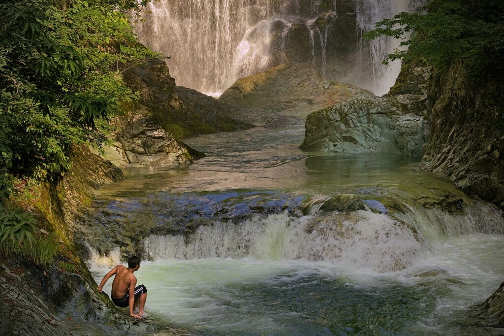 Nuotare e rinfrescarsi nelle acque delle cascate del Rio Verde